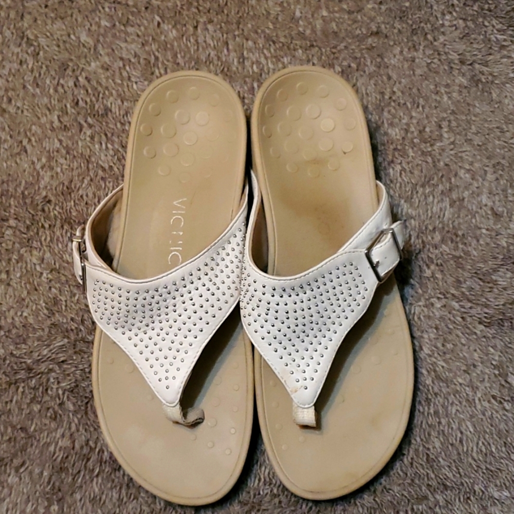 Chunky White Vionic Flip Flop Sandals
